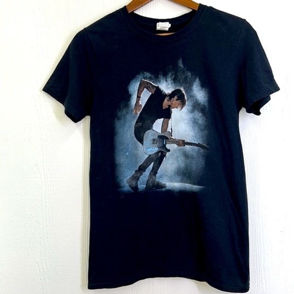 Gildan - Keith Urban Graffiti U World Tour 2018 Graphic T Size Small - Picture 7 of 11